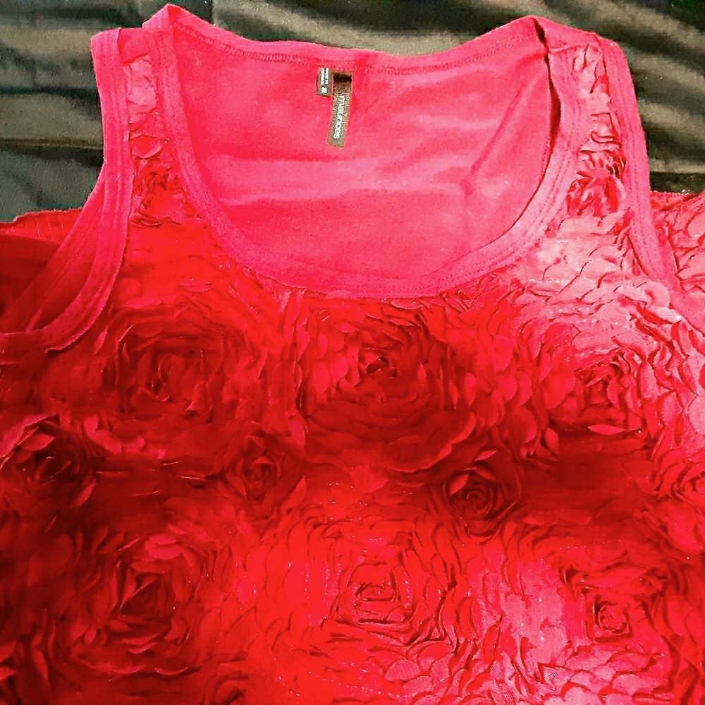 Burgundy tank t shirt rose detail